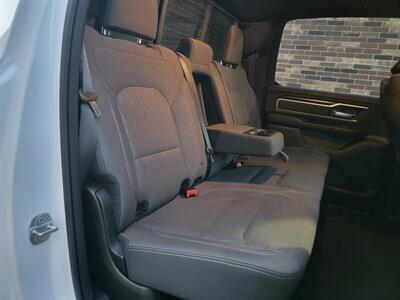 2022 RAM 1500 Big Horn Crew Cab 4WD -- All Serviced -  EcoDiesel 3.0L Biodiesel Turbo V6 260hp - NO Accident - Clean Title - Photo 24 - Wood Dale, IL 60191