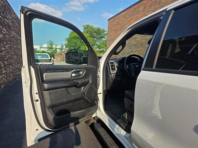 2022 RAM 1500 Big Horn 4WD - EcoDiesel 3.0L Biodiesel Turbo V6 Navigation - Backup Camera - Bluetooth - One Owner - NO Accident - Clean Title - Photo 17 - Wood Dale, IL 60191
