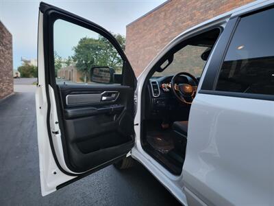 2022 RAM 1500 Big Horn Crew Cab 4WD -- All Serviced -  EcoDiesel 3.0L Biodiesel Turbo V6 260hp - NO Accident - Clean Title - Photo 16 - Wood Dale, IL 60191