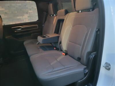 2022 RAM 1500 Big Horn Crew Cab 4WD -- All Serviced -  EcoDiesel 3.0L Biodiesel Turbo V6 260hp - NO Accident - Clean Title - Photo 26 - Wood Dale, IL 60191