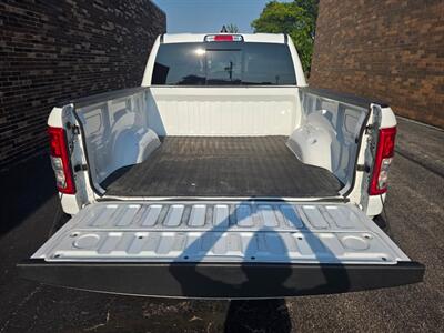 2022 RAM 1500 Big Horn 4WD - EcoDiesel 3.0L Biodiesel Turbo V6 Navigation - Backup Camera - Bluetooth - One Owner - NO Accident - Clean Title - Photo 25 - Wood Dale, IL 60191