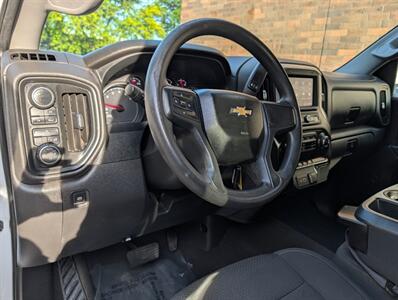2022 Chevrolet Silverado 1500 Limited Custom 4WD -- 4dr CREW CAB -- 2.7L Turbo I4 310hp  - Backup Camera - Bluetooth - 1 Owner - NO Accident - Clean Title - Photo 15 - Wood Dale, IL 60191