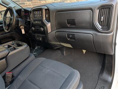 2022 Chevrolet Silverado 1500 Limited Custom 4WD -- 4dr CREW CAB -- 2.7L Turbo I4 310hp  - Backup Camera - Bluetooth - 1 Owner - NO Accident - Clean Title - Photo 14 - Wood Dale, IL 60191