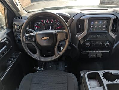 2022 Chevrolet Silverado 1500 Limited Custom 4WD -- 4dr CREW CAB -- 2.7L Turbo I4 310hp  - Backup Camera - Bluetooth - 1 Owner - NO Accident - Clean Title - Photo 12 - Wood Dale, IL 60191