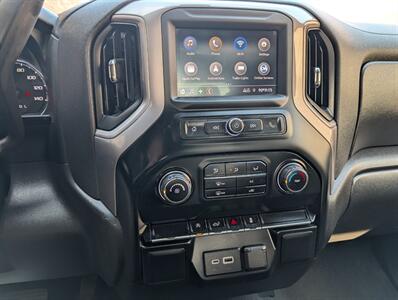 2022 Chevrolet Silverado 1500 Limited Custom 4WD -- 4dr CREW CAB -- 2.7L Turbo I4 310hp  - Backup Camera - Bluetooth - 1 Owner - NO Accident - Clean Title - Photo 10 - Wood Dale, IL 60191