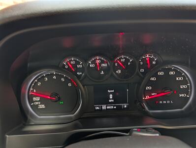 2022 Chevrolet Silverado 1500 Limited Custom 4WD -- 4dr CREW CAB -- 2.7L Turbo I4 310hp  - Backup Camera - Bluetooth - 1 Owner - NO Accident - Clean Title - Photo 9 - Wood Dale, IL 60191