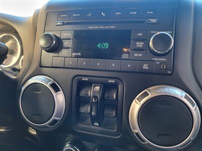 2015 Jeep Wrangler Unlimited Rubicon 4WD -- OFF ROAD PKG -  All Brand New Tires - NO Accident - Clean Title - All Serviced - Photo 10 - Wood Dale, IL 60191