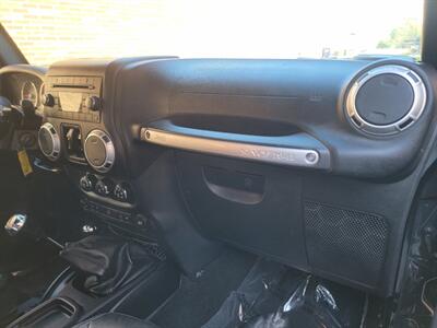 2015 Jeep Wrangler Unlimited Rubicon 4WD -- OFF ROAD PKG -  All Brand New Tires - NO Accident - Clean Title - All Serviced - Photo 13 - Wood Dale, IL 60191