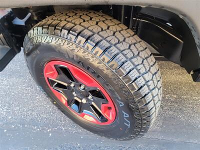 2015 Jeep Wrangler Unlimited Rubicon 4WD -- OFF ROAD PKG -  All Brand New Tires - NO Accident - Clean Title - All Serviced - Photo 25 - Wood Dale, IL 60191