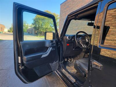 2015 Jeep Wrangler Unlimited Rubicon 4WD -- OFF ROAD PKG -  All Brand New Tires - NO Accident - Clean Title - All Serviced - Photo 16 - Wood Dale, IL 60191