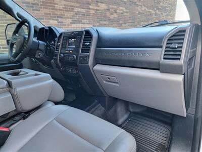 2021 Ford F-250 XL Super Duty -- 4dr Crew Cab -- 8ft Bed -  6.2L Flex Fuel V8 385hp - 1 Owner - Clean Title - All Serviced - Photo 12 - Wood Dale, IL 60191