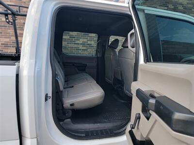 2021 Ford F-250 XL Super Duty -- 4dr Crew Cab -- 8ft Bed -  6.2L Flex Fuel V8 385hp - 1 Owner - Clean Title - All Serviced - Photo 21 - Wood Dale, IL 60191