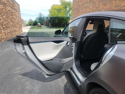 2014 Tesla Model S P85 -- Performance Package - Vinyl Wrap Sporty  - 264 Miles Full Charge - Save $$$ on Gas - Charge & Drive - Panorama Roof - Auto Pilot - NO Accident - Clean Title - Photo 26 - Wood Dale, IL 60191