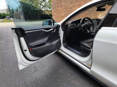 2015 Tesla Model S 85D AWD -- 290 Miles on Full Charge -  Autopilot - Sunroof - Standard Suspension - NO Accident - Clean Title - Photo 26 - Wood Dale, IL 60191