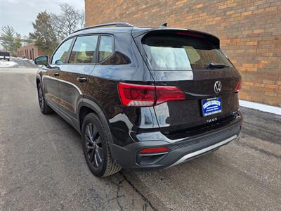 2022 Volkswagen Taos S 4Motion -- Only 40K Miles -- Backup Camera -  Bluetooth -- All Serviced -- NO Accident -- Clean Title - Photo 4 - Wood Dale, IL 60191