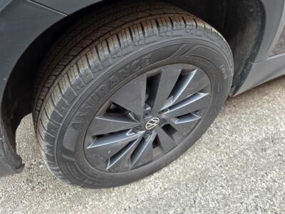 2022 Volkswagen Taos S 4Motion -- Only 40K Miles -- Backup Camera -  Bluetooth -- All Serviced -- NO Accident -- Clean Title - Photo 28 - Wood Dale, IL 60191