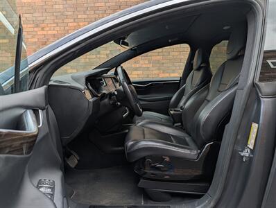 2016 Tesla Model X 75D AWD -- FREE UNLIMITED SUPER CHARGE --  Autopilot - Subzero Weather Pkg - Premium Upgrade Pkg - Smart Air Suspension - Technology Pkg - 3rd Row Seat - Clean Title - Photo 31 - Wood Dale, IL 60191