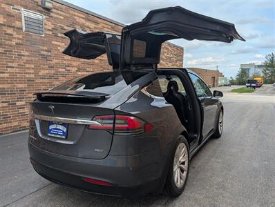 2016 Tesla Model X 75D AWD -- FREE UNLIMITED SUPER CHARGE --  Autopilot - Subzero Weather Pkg - Premium Upgrade Pkg - Smart Air Suspension - Technology Pkg - 3rd Row Seat - Clean Title - Photo 2 - Wood Dale, IL 60191
