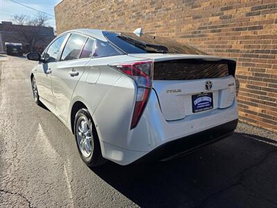 2018 Toyota Prius Four Touring - Navigation - Sunroof -  Backup Camera - Bluetooth - Clean Title - All Serviced... - Photo 4 - Wood Dale, IL 60191