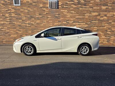 2018 Toyota Prius Four Touring - Navigation - Sunroof -  Backup Camera - Bluetooth - Clean Title - All Serviced... - Photo 6 - Wood Dale, IL 60191