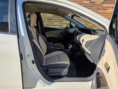 2018 Toyota Prius Four Touring - Navigation - Sunroof -  Backup Camera - Bluetooth - Clean Title - All Serviced... - Photo 23 - Wood Dale, IL 60191