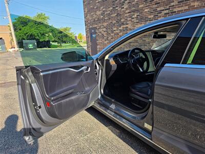 2013 Tesla Model S 85 -- FREE UNLIMITED SUPER CHARGE - Ultra High Fidelity Sound - All Glass Panoramic Roof - Smart Air Suspension - Tech Package - NO Accident - Clean Title - Photo 17 - Wood Dale, IL 60191