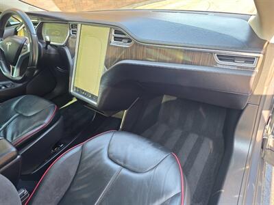 2013 Tesla Model S 85 -- FREE UNLIMITED SUPER CHARGE - Ultra High Fidelity Sound - All Glass Panoramic Roof - Smart Air Suspension - Tech Package - NO Accident - Clean Title - Photo 16 - Wood Dale, IL 60191