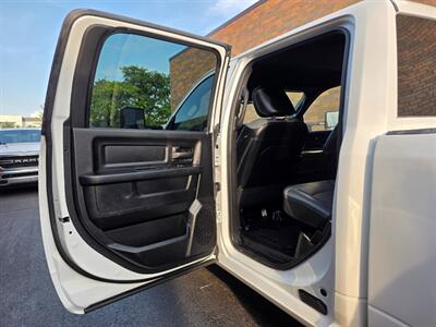 2022 RAM 3500 Tradesman 4WD CREW CAB -- 35K Miles - Cummins 6.7L Diesel Turbo I6 370hp - Fully Loaded w/Premium Sound - NO Accident - Clean Title - All Serviced - Warranty - Photo 23 - Wood Dale, IL 60191