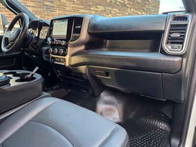2022 RAM 3500 Tradesman 4WD CREW CAB -- 35K Miles - Cummins 6.7L Diesel Turbo I6 370hp - Fully Loaded w/Premium Sound - NO Accident - Clean Title - All Serviced - Warranty - Photo 20 - Wood Dale, IL 60191