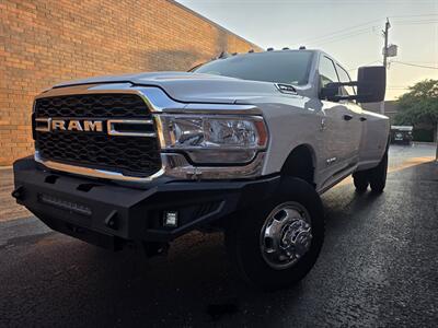 2022 RAM 3500 Tradesman 4WD CREW CAB -- 35K Miles -  Cummins 6.7L Diesel Turbo I6 370hp - Fully Loaded w/Premium Sound - NO Accident - Clean Title - All Serviced - Warranty - Photo 3 - Wood Dale, IL 60191