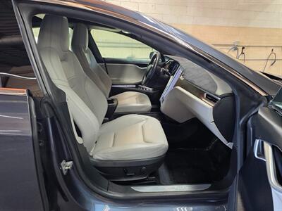 2016 Tesla Model S 90D AWD - 7 Passenger/Jump Seat - 300 Miles on Full Charge - Ultra High Fidelity Sound - Autopilot - Subzero Weather Package - Premium Upgrades Package - Sunroof - Smart Air Suspension - Power and Lighting Package - Photo 24 - Wood Dale, IL 60191