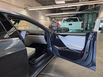 2016 Tesla Model S 90D AWD - 7 Passenger/Jump Seat - 300 Miles on Full Charge - Ultra High Fidelity Sound - Autopilot - Subzero Weather Package - Premium Upgrades Package - Sunroof - Smart Air Suspension - Power and Lighting Package - Photo 20 - Wood Dale, IL 60191