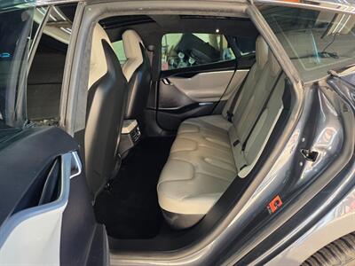2016 Tesla Model S 90D AWD - 7 Passenger/Jump Seat - 300 Miles on Full Charge - Ultra High Fidelity Sound - Autopilot - Subzero Weather Package - Premium Upgrades Package - Sunroof - Smart Air Suspension - Power and Lighting Package - Photo 25 - Wood Dale, IL 60191