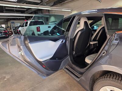 2016 Tesla Model S 90D AWD - 7 Passenger/Jump Seat - 300 Miles on Full Charge - Ultra High Fidelity Sound - Autopilot - Subzero Weather Package - Premium Upgrades Package - Sunroof - Smart Air Suspension - Power and Lighting Package - Photo 21 - Wood Dale, IL 60191