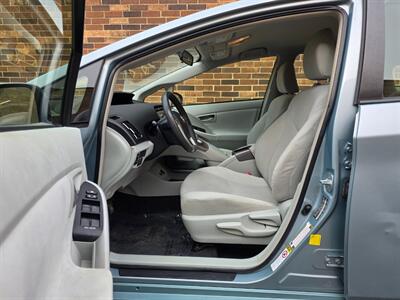 2013 Toyota Prius Three -- Navigation -- Backup Camera - Bluetooth - 1 Owner - All Serviced - Clean Title - Photo 18 - Wood Dale, IL 60191