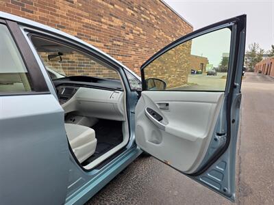 2013 Toyota Prius Three -- Navigation -- Backup Camera - Bluetooth - 1 Owner - All Serviced - Clean Title - Photo 17 - Wood Dale, IL 60191