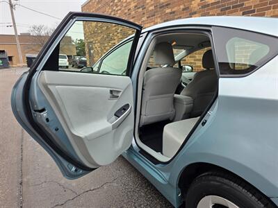 2013 Toyota Prius Three -- Navigation -- Backup Camera - Bluetooth - 1 Owner - All Serviced - Clean Title - Photo 20 - Wood Dale, IL 60191