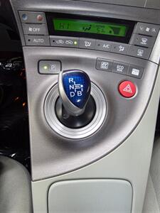 2013 Toyota Prius Three -- Navigation -- Backup Camera - Bluetooth - 1 Owner - All Serviced - Clean Title - Photo 13 - Wood Dale, IL 60191