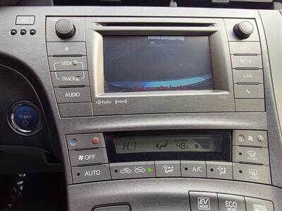 2013 Toyota Prius Three -- Navigation -- Backup Camera - Bluetooth - 1 Owner - All Serviced - Clean Title - Photo 12 - Wood Dale, IL 60191