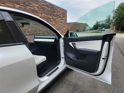 2021 Tesla Model Y Long Range AWD - 269 Miles on Full charge -  7 Seat Interior - Full-Self Driving Computer - Autopilot - Cold Weather Package - Premium Sound System - 1 Owner - NO Accident - Clean Title - Photo 22 - Wood Dale, IL 60191