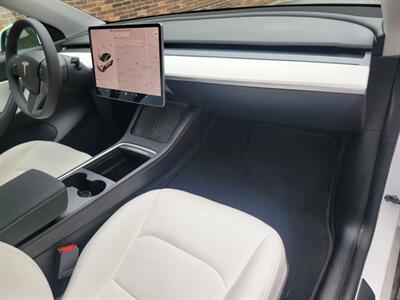 2021 Tesla Model Y Long Range AWD - 269 Miles on Full charge -  7 Seat Interior - Full-Self Driving Computer - Autopilot - Cold Weather Package - Premium Sound System - 1 Owner - NO Accident - Clean Title - Photo 32 - Wood Dale, IL 60191