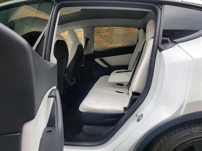 2021 Tesla Model Y Long Range AWD - 269 Miles on Full charge -  7 Seat Interior - Full-Self Driving Computer - Autopilot - Cold Weather Package - Premium Sound System - 1 Owner - NO Accident - Clean Title - Photo 27 - Wood Dale, IL 60191
