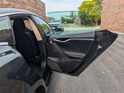 2012 Tesla Model S P85 Performance -- FREE UNLIMITED SUPERCHARGE -- Ultra High Fidelity Sound - All Glass Panoramic Roof - Smart Air Suspension - Tech Package - Clean Title - Photo 23 - Wood Dale, IL 60191