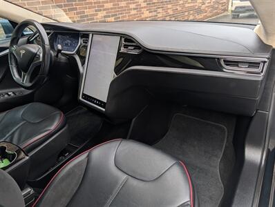 2012 Tesla Model S P85 Performance -- FREE UNLIMITED SUPERCHARGE -- Ultra High Fidelity Sound - All Glass Panoramic Roof - Smart Air Suspension - Tech Package - Clean Title - Photo 18 - Wood Dale, IL 60191