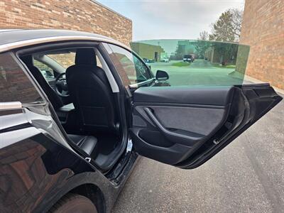 2018 Tesla Model 3 Long Range AWD - Full Self-Driving Computer -  Panoramic Roof - Heated seats - Autopilot - Premium Sound System - Battery replaced - NO Accident - Photo 23 - Wood Dale, IL 60191