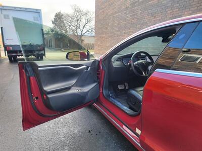2017 Tesla Model S 90D AWD -- 7 Passenger/Jump Seat - 300 Miles  on Full Charge - Autopilot - Premium Upgrades Package - Sunroof - Smart Air Suspension - Power and Lighting Package - Clean Title - Photo 24 - Wood Dale, IL 60191