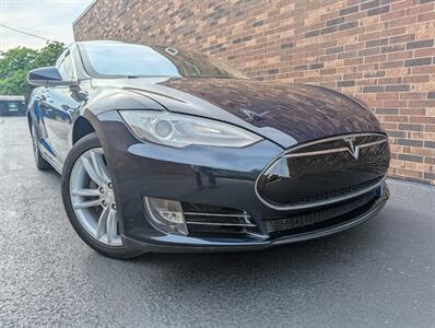 2012 Tesla Model S 85 -- FREE UNLIMITED SUPERCHARGE -- Ultra High Fidelity Sound - All Glass Panoramic Roof - Smart Air Suspension - Tech Package - Clean Title - Photo 3 - Wood Dale, IL 60191
