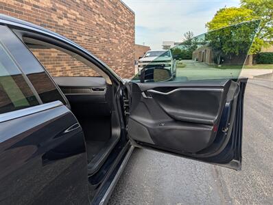 2012 Tesla Model S 85 -- FREE UNLIMITED SUPERCHARGE -- Ultra High Fidelity Sound - All Glass Panoramic Roof - Smart Air Suspension - Tech Package - Clean Title - Photo 20 - Wood Dale, IL 60191