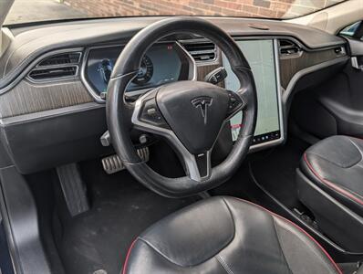 2012 Tesla Model S 85 -- FREE UNLIMITED SUPERCHARGE -- Ultra High Fidelity Sound - All Glass Panoramic Roof - Smart Air Suspension - Tech Package - Clean Title - Photo 17 - Wood Dale, IL 60191