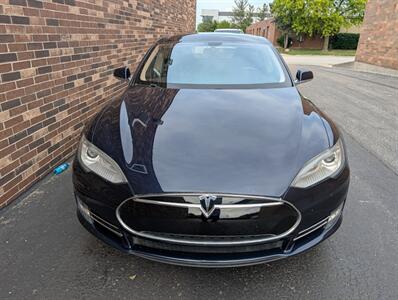 2012 Tesla Model S 85 -- FREE UNLIMITED SUPERCHARGE -- Ultra High Fidelity Sound - All Glass Panoramic Roof - Smart Air Suspension - Tech Package - Clean Title - Photo 5 - Wood Dale, IL 60191